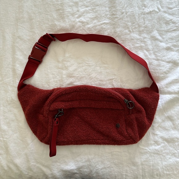 Lululemon On The Beat Belt Bag Sherpa - Picture 6 of 8